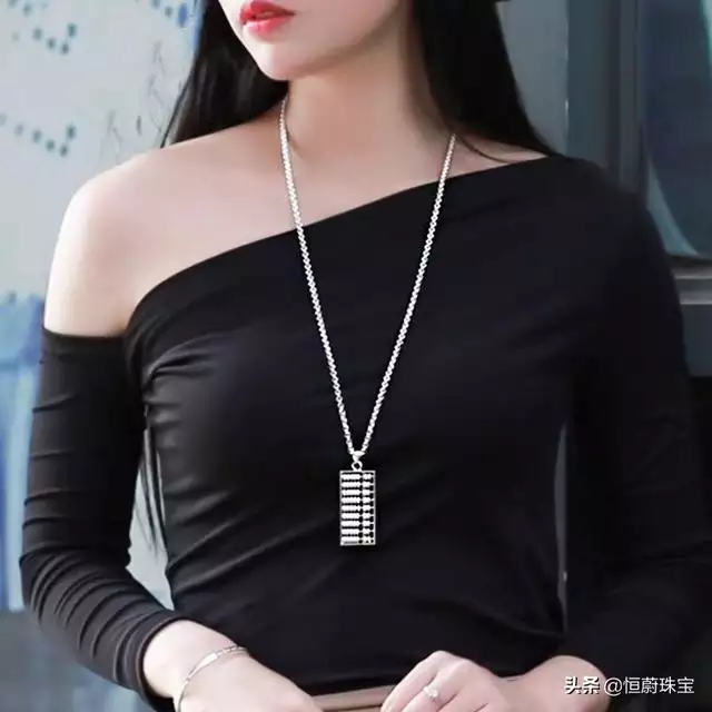 招财吊坠女带什么更好，男性带什么吊坠好