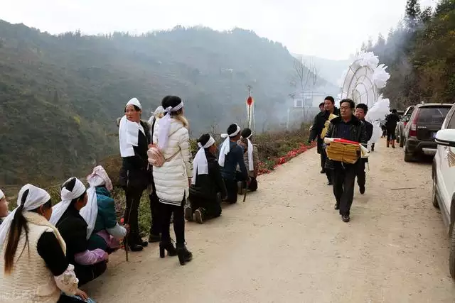 属蛇的生在几月不好，属蛇的犯月是哪几个月