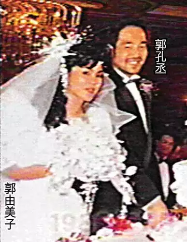 八八年生肖龙一生婚姻，82属狗一生有几次婚姻