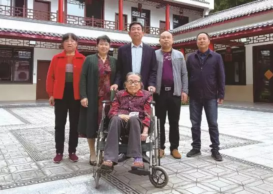 05岁属什么生肖的，74年属什么生肖的"