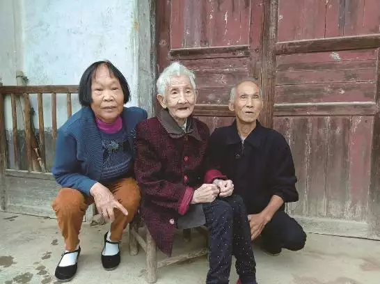 05岁属什么生肖的，74年属什么生肖的"