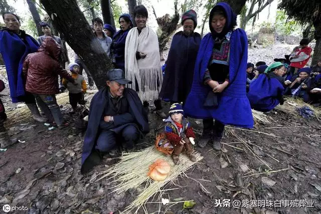 属鼠的下葬与什么属相冲，属马的犯冲属相