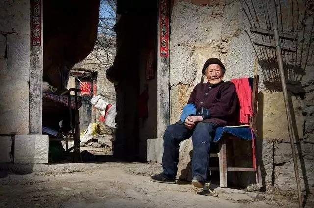 十月女鼠的命运好不好，十月鼠女的命运怎么样