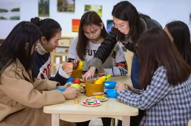 未来五年女孩热门专业，学历低学什么技术最有前景