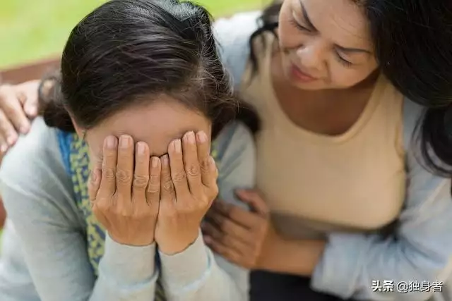 婚姻不幸的女人嫉妒别人，女人总说另一个女人绯闻