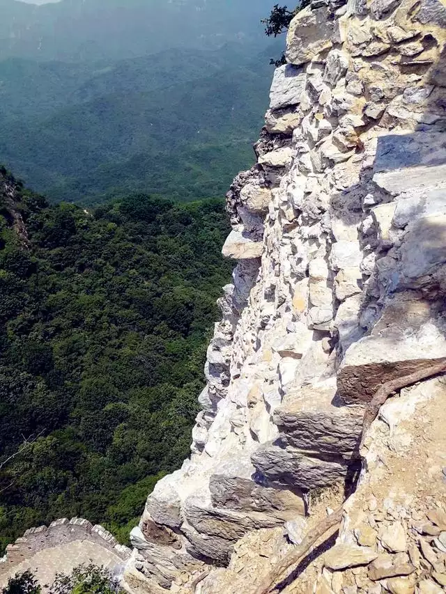 城墙上的土命什么意思，城墙土命的女孩好不好