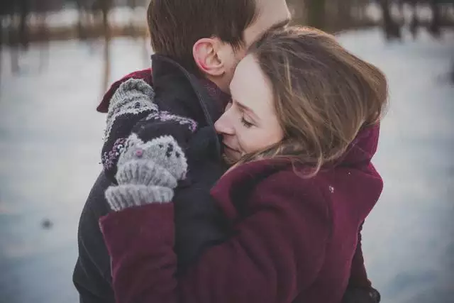 异地分居婚姻怎么维持，异地夫妻如何维持婚姻