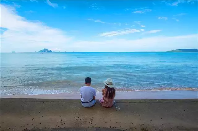 女人要看脚就知道命运，女人内八字脚的命运