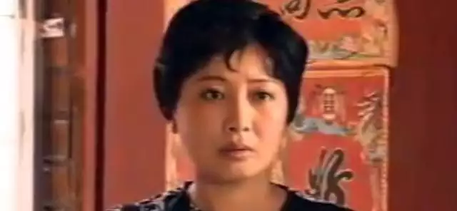 988属龙命苦婚姻，1988年大林木命婚姻"