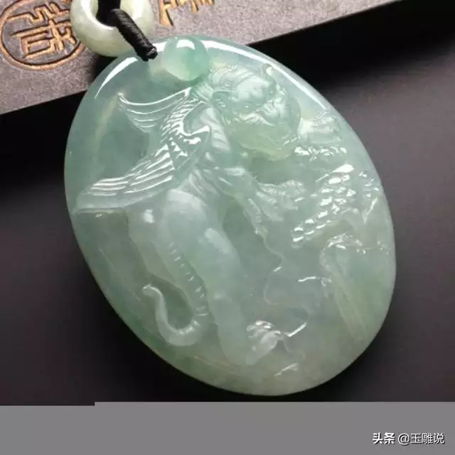 属虎的人适合佩戴翡翠吗，金命的人适合佩戴什么