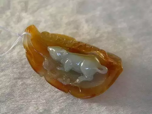 属虎的人戴虎牌吊坠好不好，属虎的可以带虎牌吗