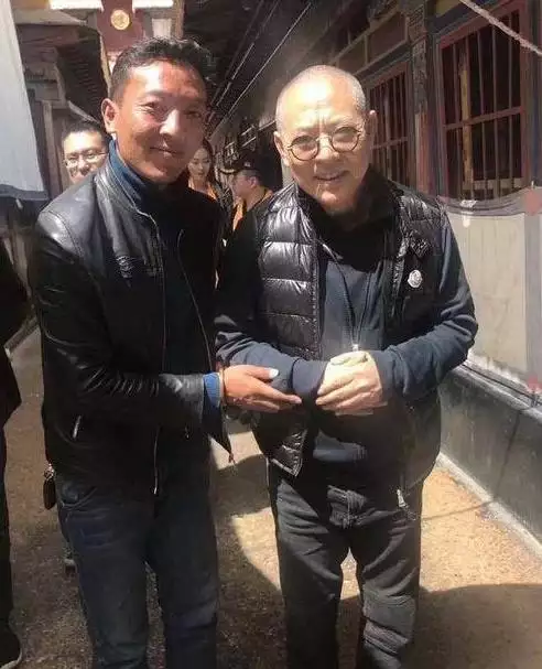 2、李连杰活了多少岁:李连杰多大了？