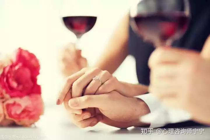 1、如果男人遇到一个很的女人，是不是两个人就分不开了，？男人回答