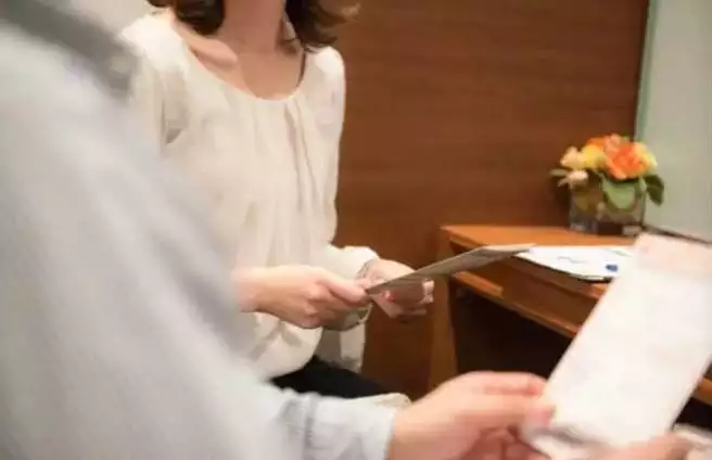 2、这辈子会和谁结婚测试:心理测试：测你和他结婚后会有多幸福 经理人分享