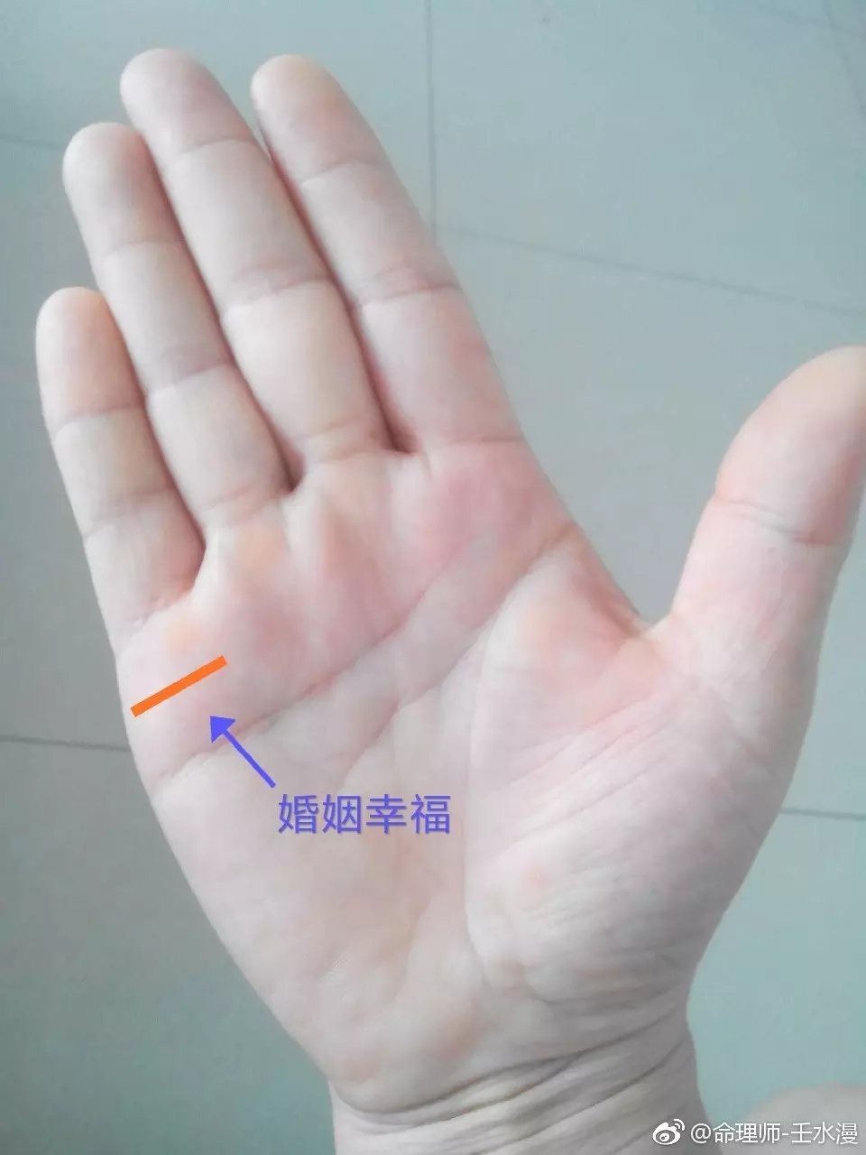 1、怎么看一个人的姻缘线:怎么看婚姻线 我不会看 我是男的 应该看那只手