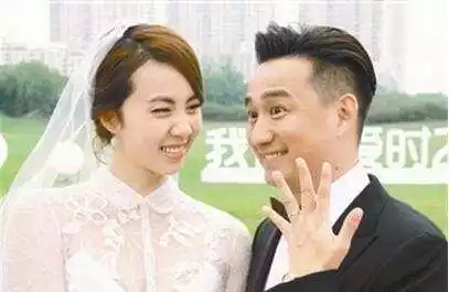 1、邓超和黄磊的老婆都叫孙莉吗:黄磊的老婆是孙莉吗？