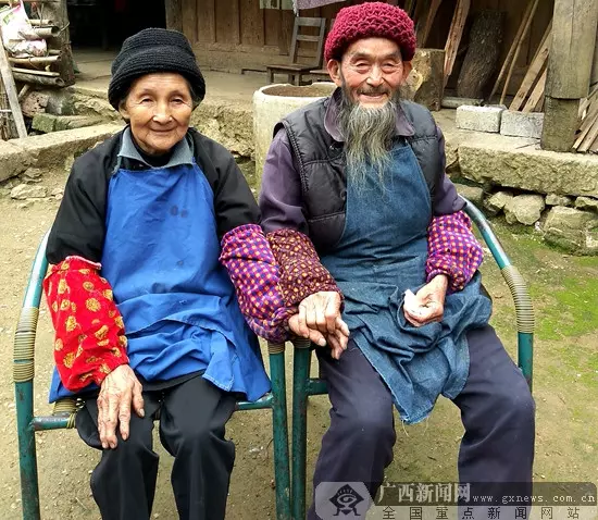 3、78年男与78年女婚配能到老吗:请问78年属马男和77年属蛇女能配婚吗