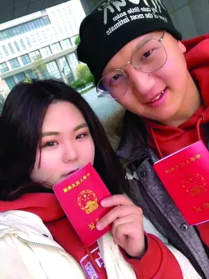 5、结婚证字号能查出什么:有结婚证照片到能查到自己的结婚信息吗？