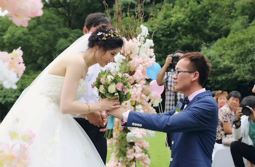 3、为什么不参加二婚婚礼:运气不好的人可不可以参加二婚婚礼