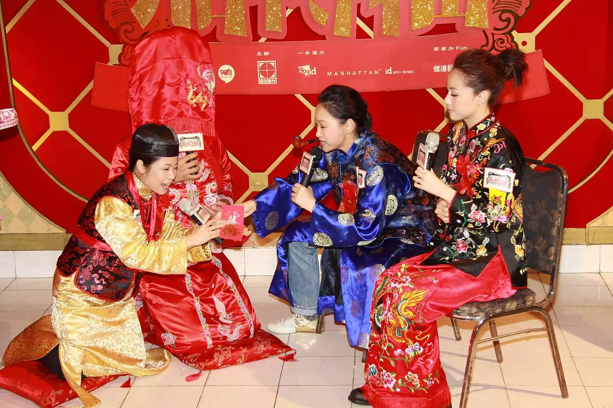 1、72年属鼠女人晚年幸福吗:属鼠女一次婚姻几岁