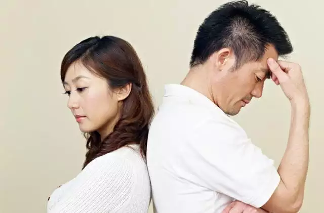 1、40岁的男人想离婚是什么原因:40岁的男人总想离婚