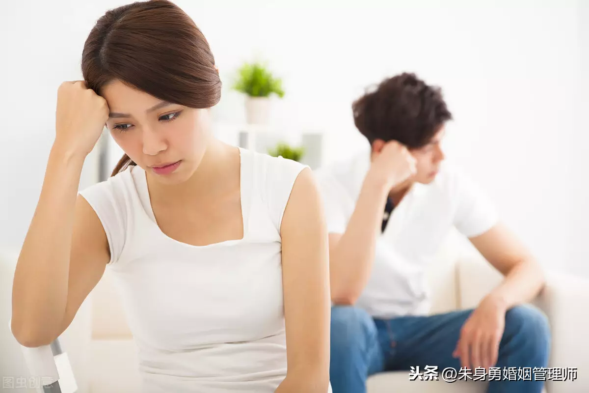 1、夫妻双方出轨离婚，又复婚，复婚后各自出轨，只是隐瞒的很好，夫妻像朋友一样，还有感情吗？