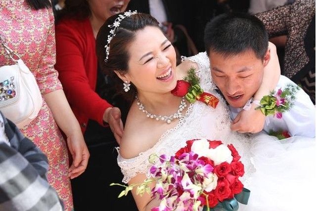 4、二婚结婚怎么婚礼:求二婚 婚礼上的流程和词