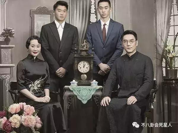 2、问问女士朋友们如果你很爱一个男人他是二婚的而且有两个儿子你们会嫁给他吗？