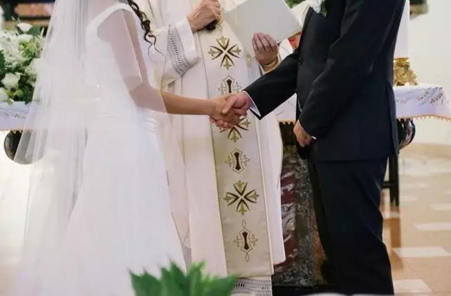 1、不是正缘结婚了会怎样:从算命角度看结婚对象不一定是正缘，有可能是偏缘吗？？