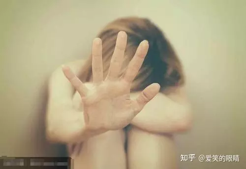 2、女人对老公出轨无所谓:女人出轨，是不可饶恕的吗？