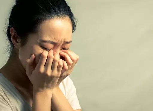 3、十个离婚九个后悔指的是女人:一个离婚后悔了的女人频繁更换网名签名什么心态