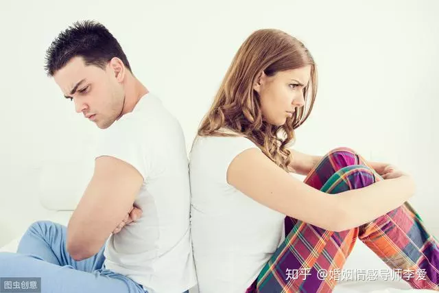 3、这世上怎么就会有这样的男人。有老婆。没钱还有很多小三跟他。而都是三那钱给他