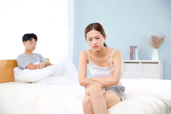 6、男人一边出轨一边对老婆愧疚:一个出轨的男人会对老婆愧疚代表什么