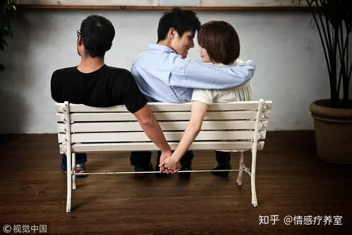 3、婚外情不想继续了男的总纠缠:婚外情不想继续可男人缠着以威胁怎么办？