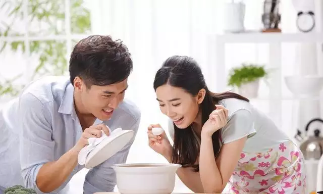 2、晚婚命的人早婚会怎样:晚婚好,还是早婚,好?