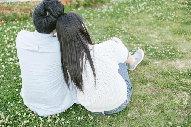 2、正缘和偏缘的区别:算卦正婚和偏婚的含义