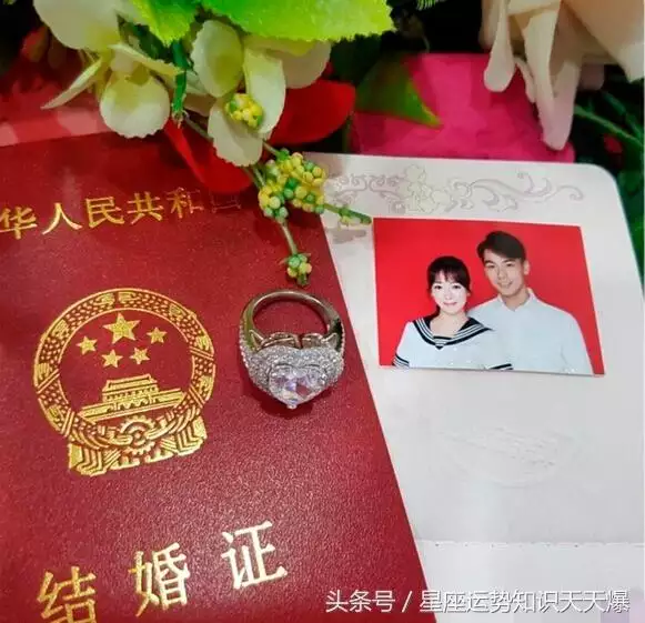 4、算命结婚是按照领证算还是结婚算:命理结婚指的是领证还是婚礼