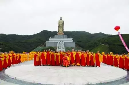 1、82年属狗什么时候翻身:属狗的在什么时候走桃花运