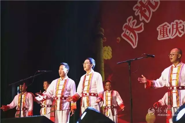 1、重庆彭水结婚配的音乐太好听了:结婚的歌曲有哪些 超好听的婚礼歌曲快来听听