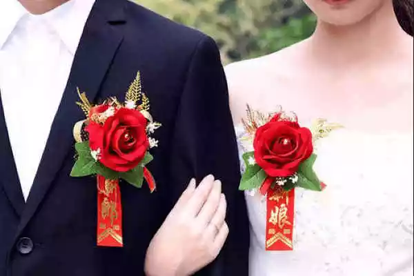 4、结婚配带胸花有名称吗:结婚时胸花的称呼都有什么