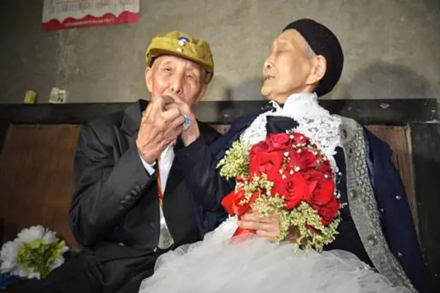 4、70年男和75年女婚配吗:70年和75年结婚好吗