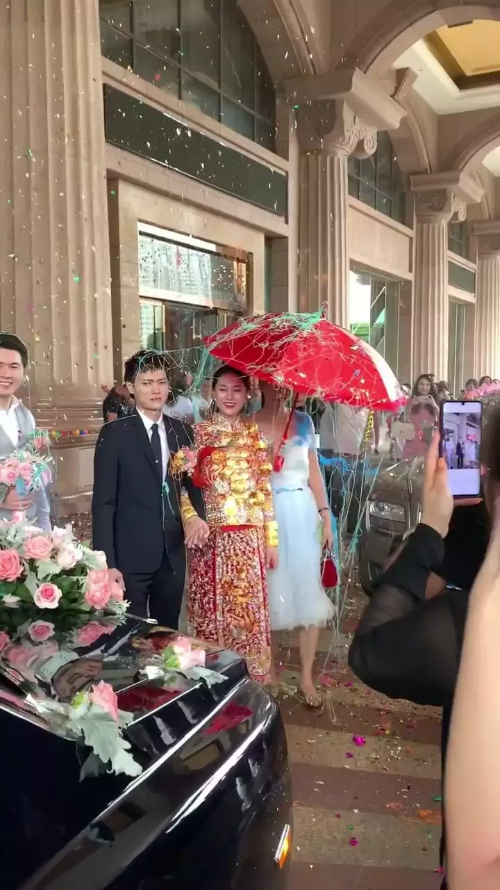 5、湖南土豪结婚配什么歌:15号要结婚了！仪式上需要几首歌！希望各位高手指点