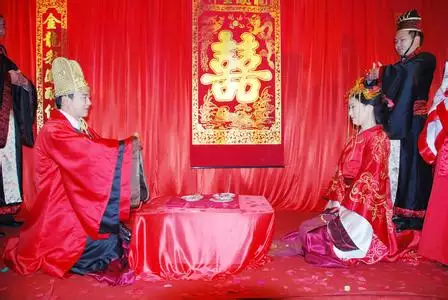 3、桃花三会上等婚配是什么意思:正缘桃花三朵什么