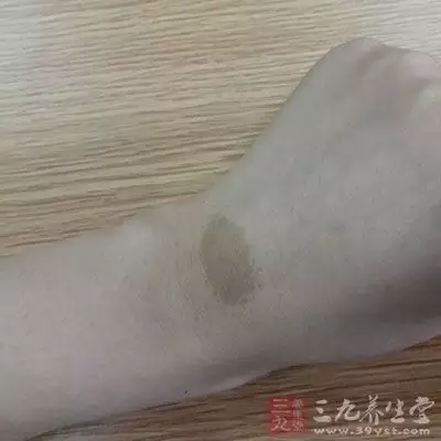 1、我们这里会看的人，说我是个关门，我身上有个胎记她说