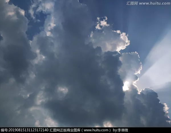 乌云满天遮+阳光.顷刻大雨伴狂风,酷暑来雨如甘露,降温三两度清凉?