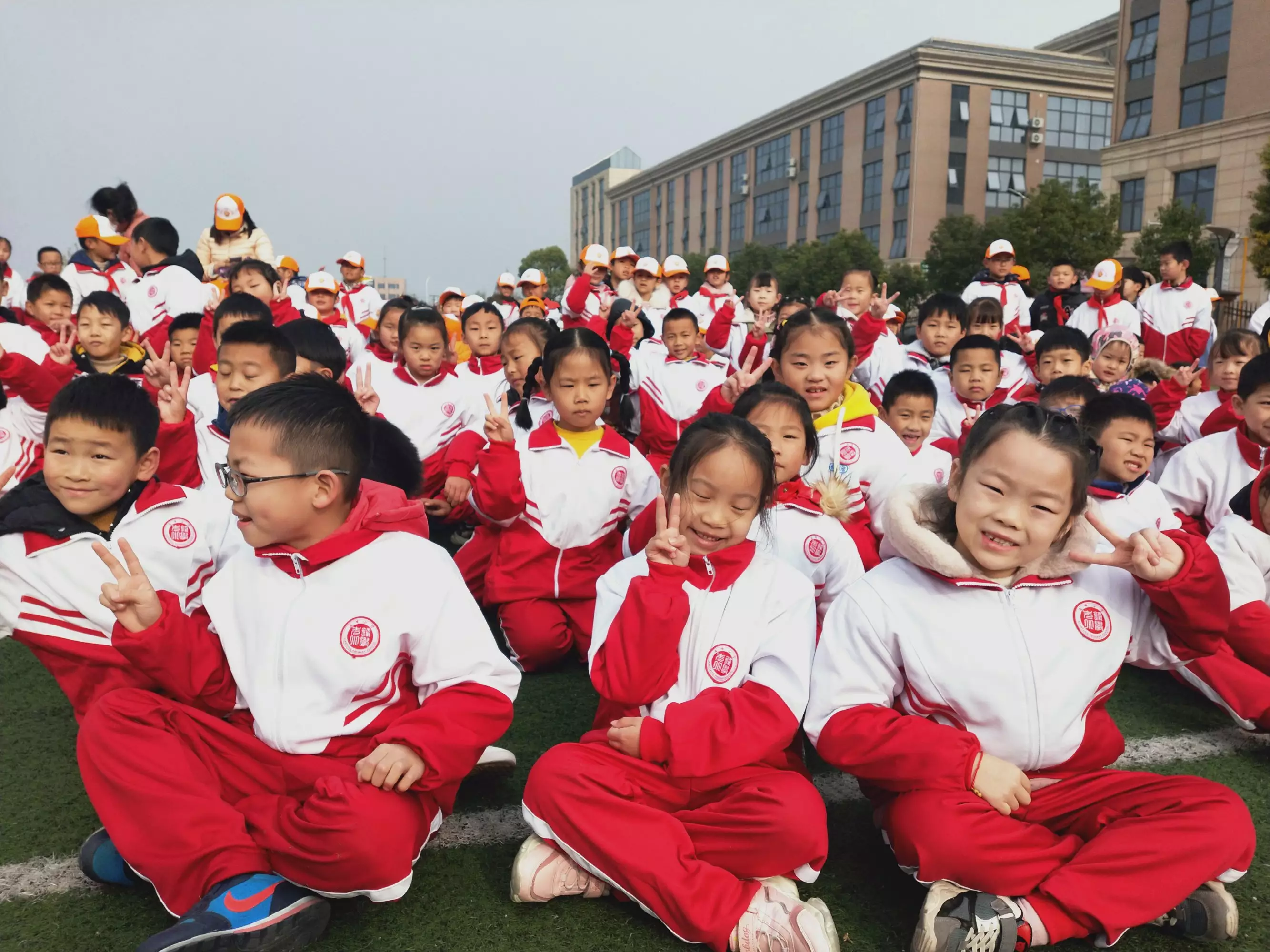 平生志气与天高属相是什么：天旋地转分不清，平生志气与天高是指什么生肖？