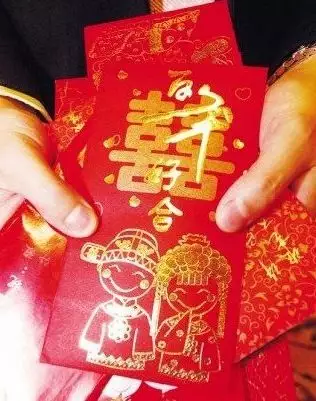 结婚红包夫妻落款怎么写名字：夫妻随礼红包上谁的名字写前面