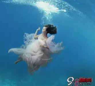 已婚女人梦见掉水里了：周公解梦梦见掉水里