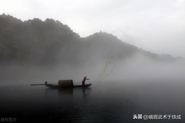 算命的帆上写什么意思