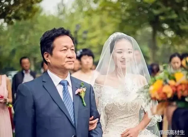 2、我离过一次婚，现在结婚了，前夫总是找我怎么办，心里也有点放不下他